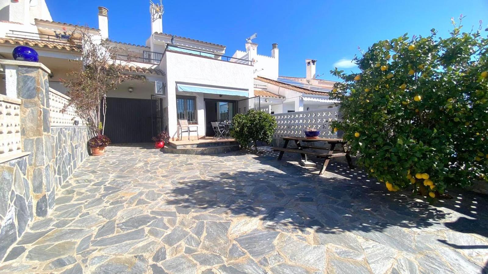 Villa Bages Roses Exterior foto